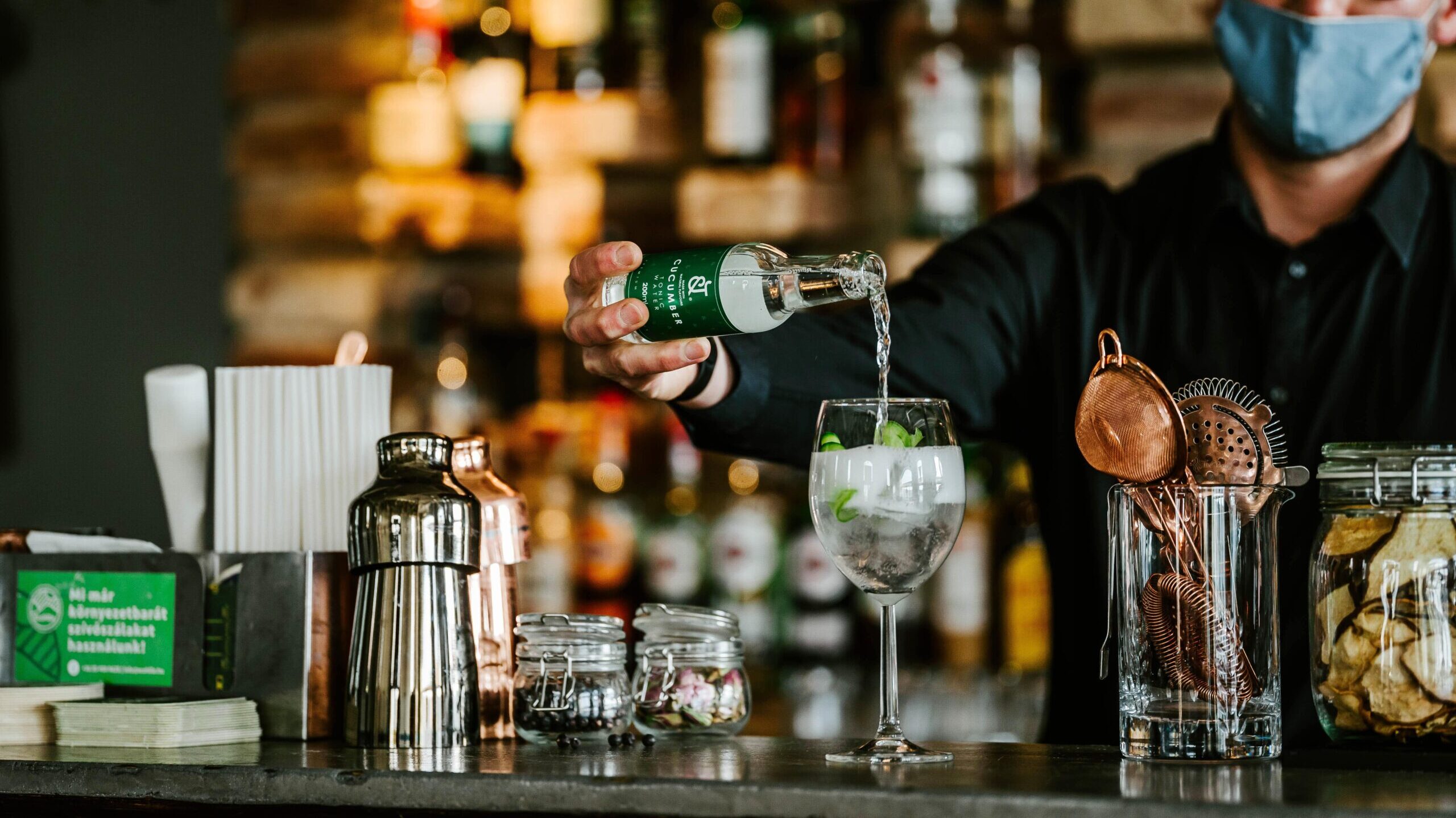 &T uborkás gin-tonik